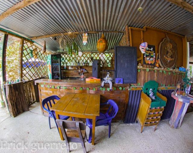 Hostal Cano Nevera Ла-Макарена Экстерьер фото
